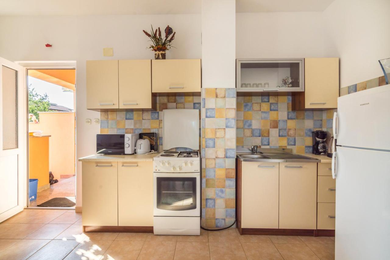 Apartments Safija 1985 ฟาชานา ภายนอก รูปภาพ