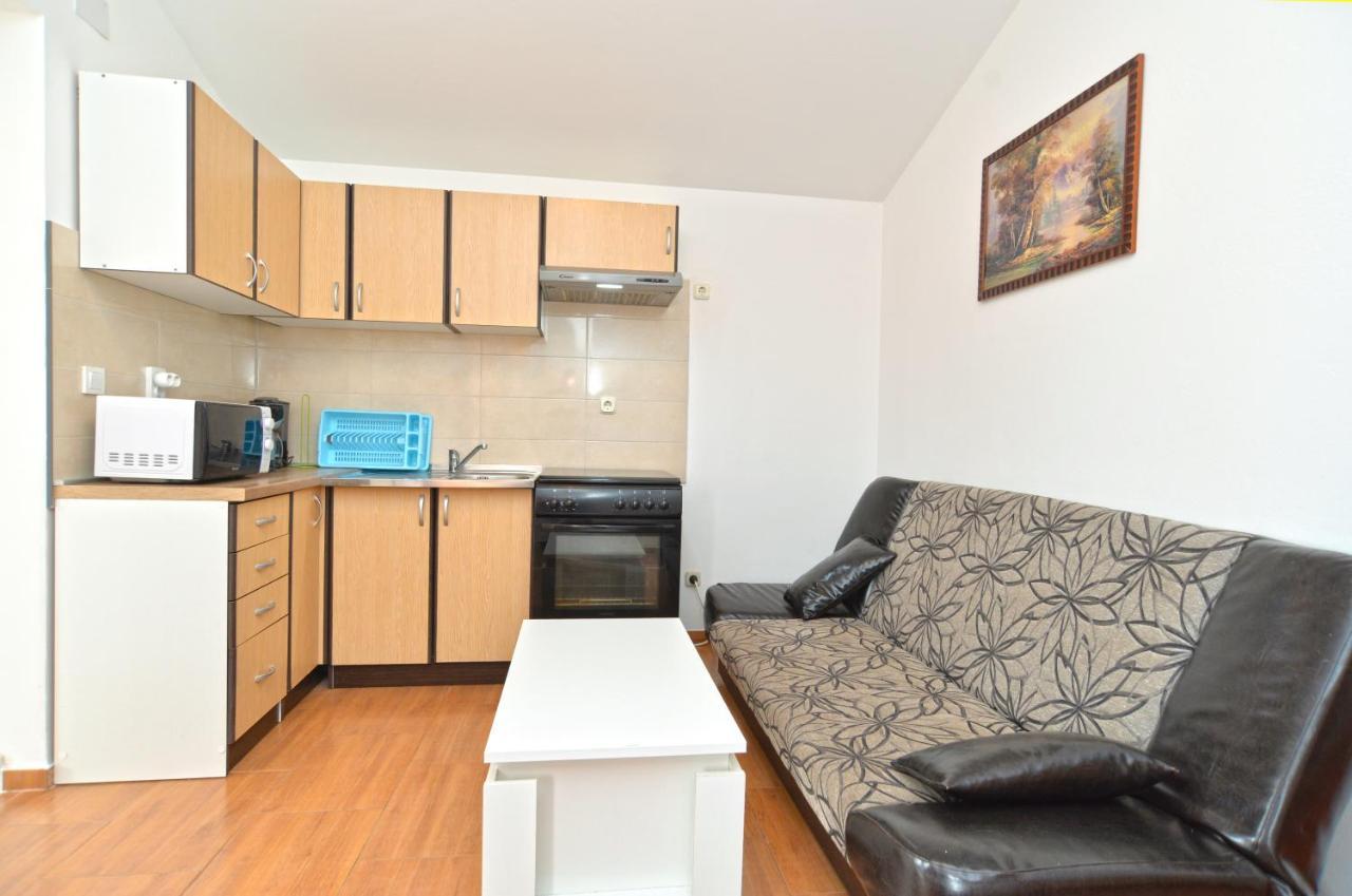 Apartments Safija 1985 ฟาชานา ภายนอก รูปภาพ